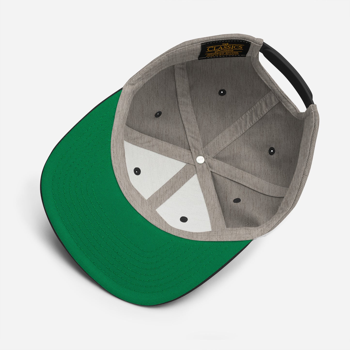 Snapback Hat Innenansicht mit grauen Panels und grünem Außenbereich am Schirm