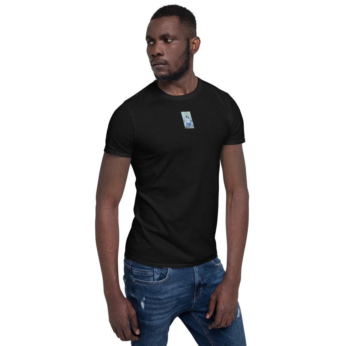 VHS#3 Unisex T-Shirt in Schwarz – Seitenansicht rechts / Vorderansicht