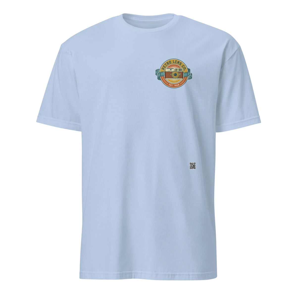 RetroLens#2 Unisex T-Shirt in Light Blue – Vorderansicht Detail