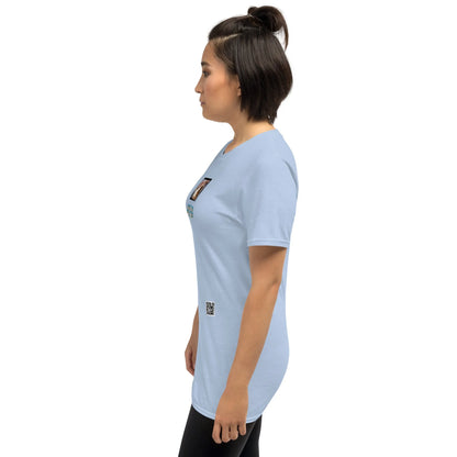 Retropet#3 Unisex T-Shirt in Light Blue – Seitenansicht links Detail