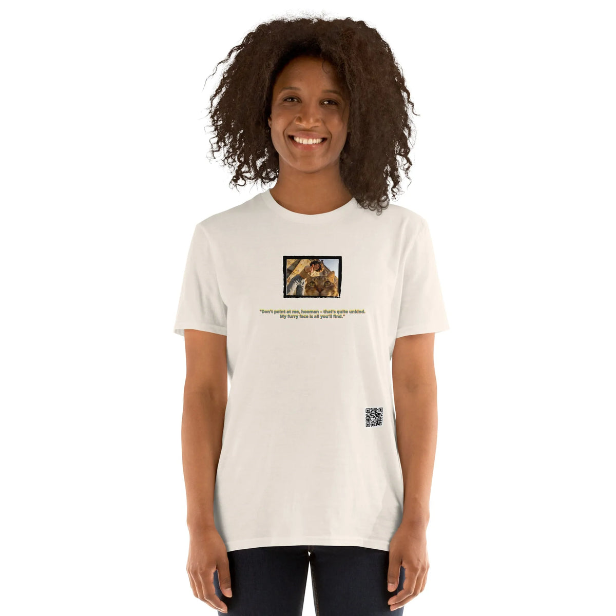 Retropet#1 Unisex T-Shirt in Natural – Vorderansicht Nahaufnahme