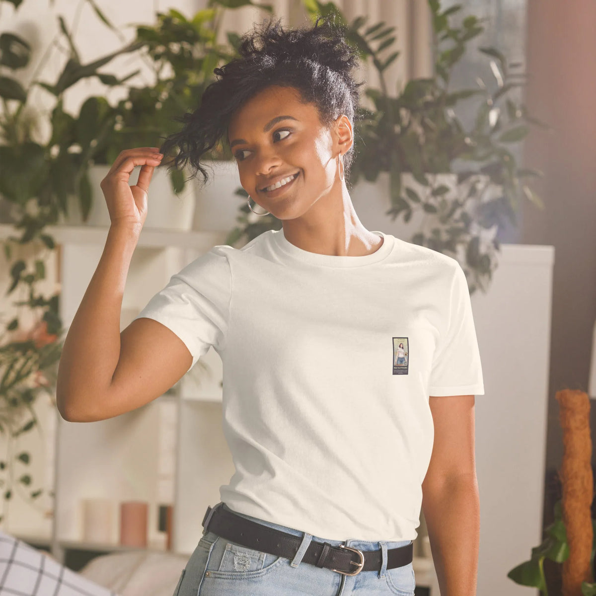 Retropet#4 Unisex T-Shirt in Natural – Vorderansicht Detail