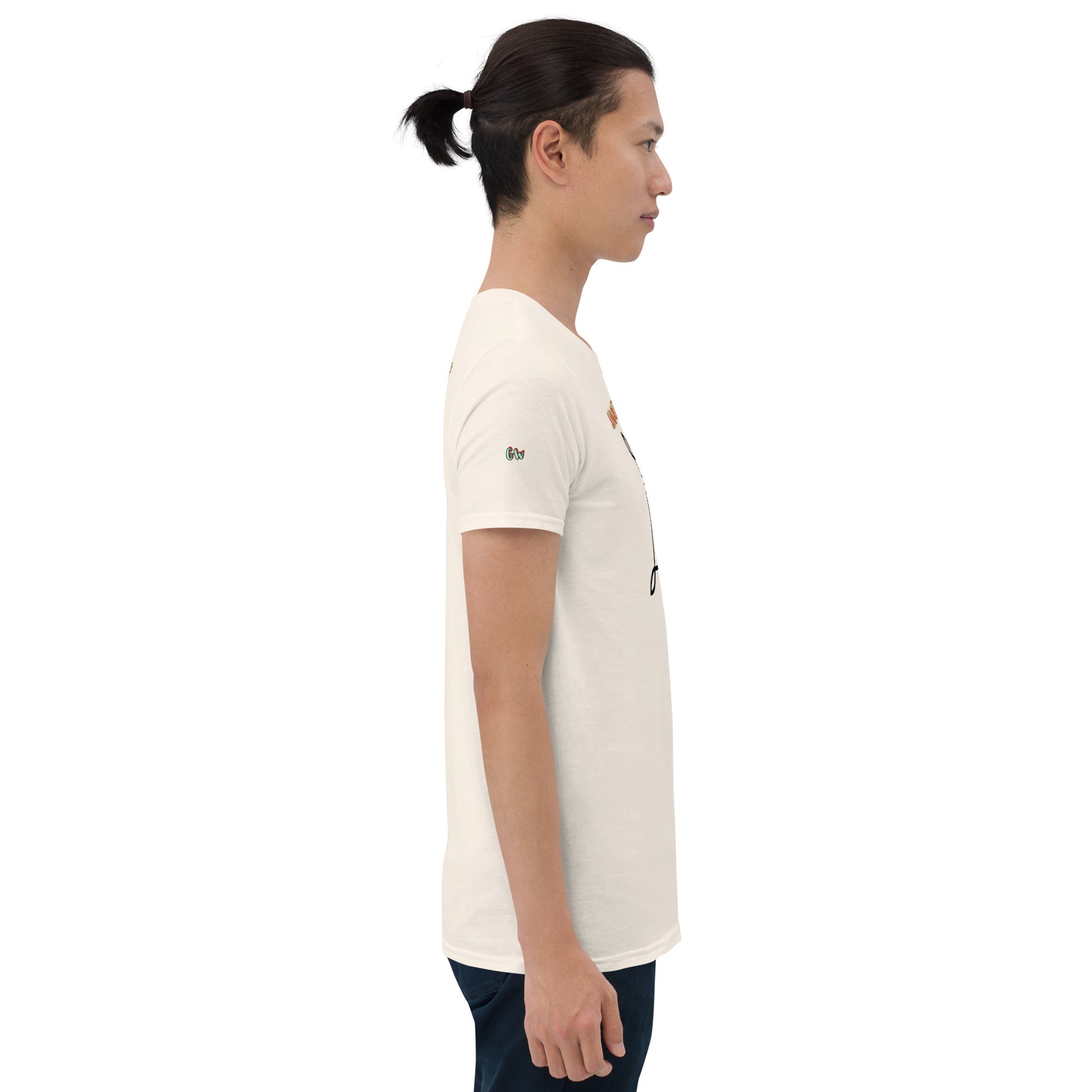 Sand unisex T-Shirt Seitenprofil mit kleinem Brustdetail und schmalem Ärmeldruck