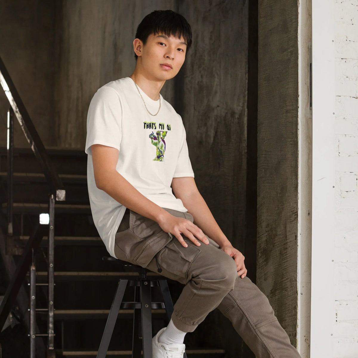AMIG#1 Unisex T-Shirt in Natural – Seitenansicht rechts