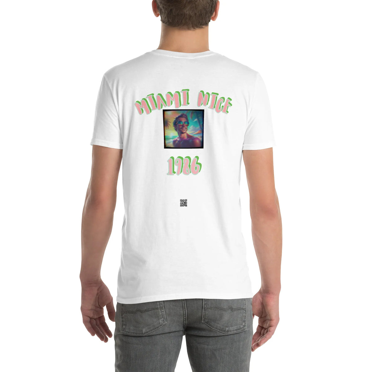VHS#2 Unisex T-Shirt in Weiß – Rückenansicht
