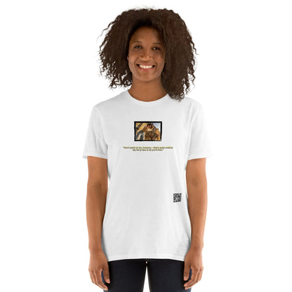 Retropet#1 Unisex T-Shirt in Weiß – Vorderansicht Nahaufnahme