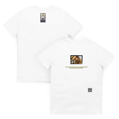 Retropet#1 Unisex T-Shirt in Weiß – Vorderansicht Detail
