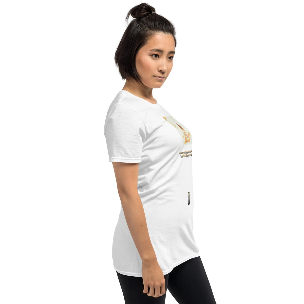 ZEN#2 Unisex T-Shirt in Weiß – Seitenansicht rechts / Vorderansicht