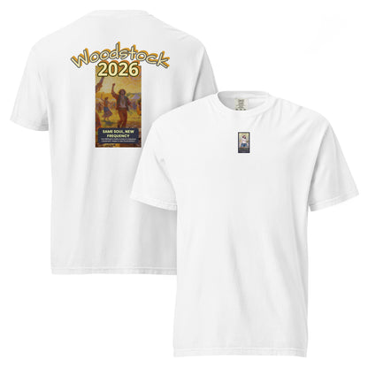 Weißes T-Shirt, Rückseite mit „Woodstock 2026“-Grafik
