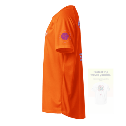 Unisex sports jersey (neon orange), seitliche Ansicht mit Volleyball-Design am Ärmel