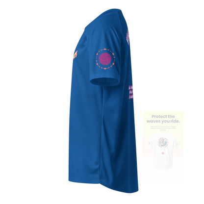 Unisex sports jersey (royalblau), seitliche Ansicht mit Volleyball-Design auf dem Ärmel