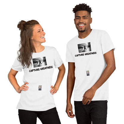 Photo#2 Unisex t-shirt in Weiß – Vorderansicht Nahaufnahme